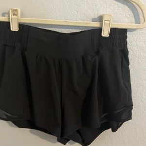 Lululemon Hotty Hot 2.5 low rise short